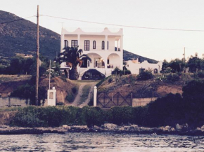 Magic house at halkida 1m from the beach!